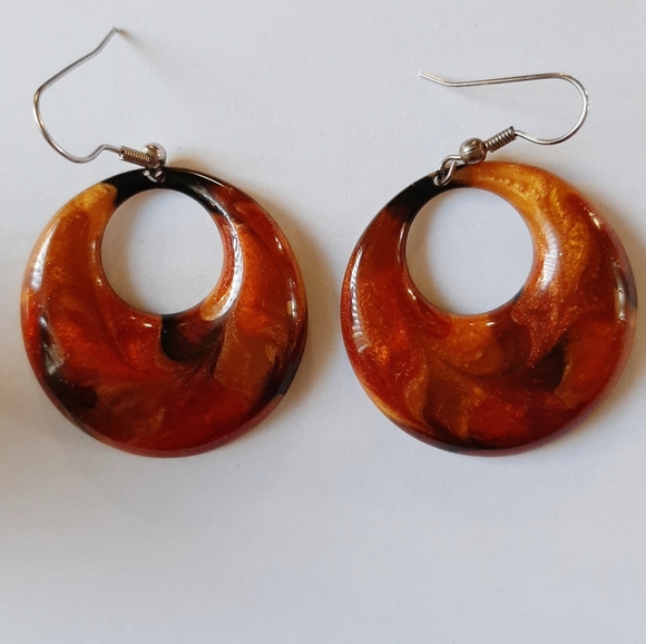 Vintage Glam Circle Earrings - Picture 2 of 3